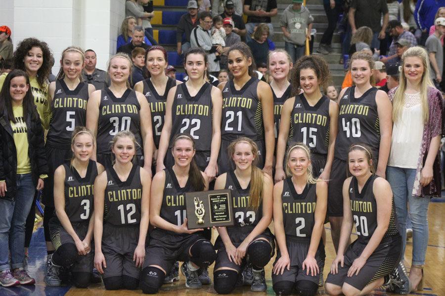 Lady Jackets Place 2nd in District, Advance to Regionals