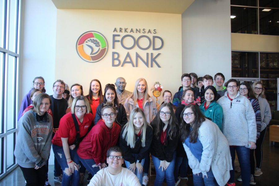 FCCLA and STEM Club Volunteer at the Food Bank